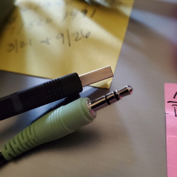 Amazon computer speakers - Picture 3 of 6